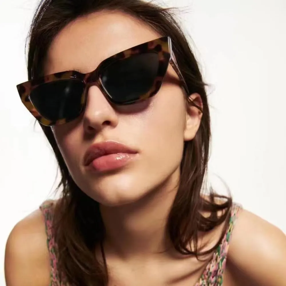 Fashion Vintage Square Sunglasses Women Retro Cat Eye Small Frame Sun Glasses For Female Travel Style